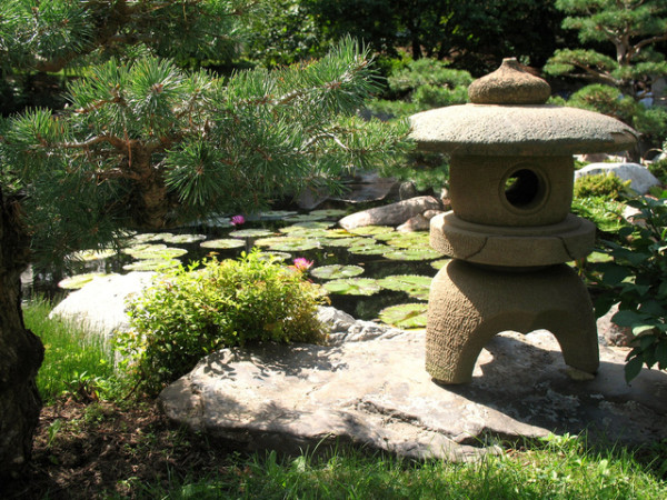 Lanterne toro pour jardin japonais